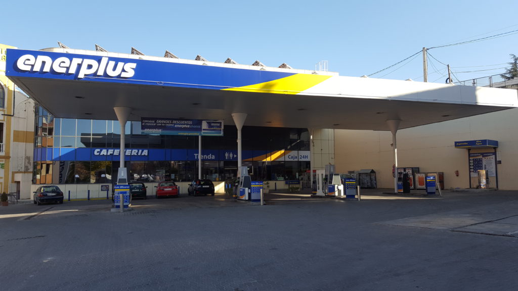 Estación de servicio en Lucena Enerplus Los Olivares